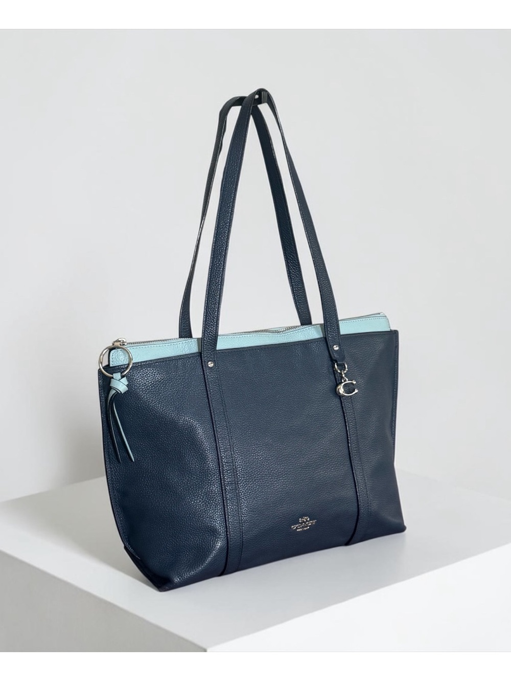 Authentic Coach May Two Tone Blue Pebbled Leather Tote Bag! - Picture 3 of 13